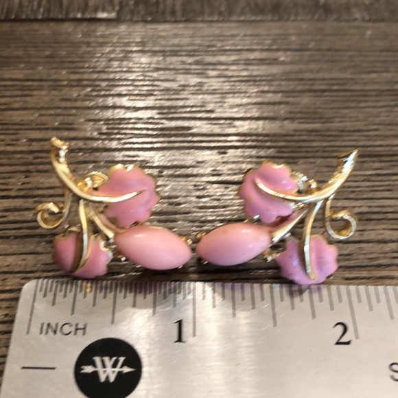 Vintage Pink Floral Goldtone Clip Earrings - Picture 11 of 12